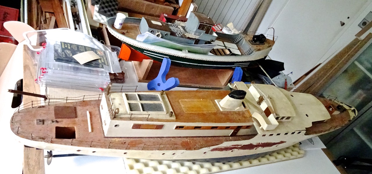 Maquette bateau en bois restauration